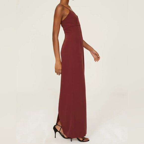 TOCCIN X RTR Merlot Red Gown - Picture 2 of 8